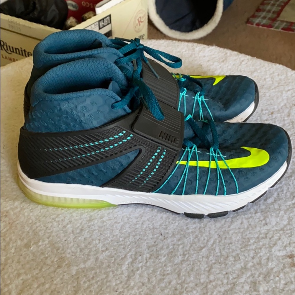 Nike Toronada training shoe